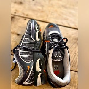 Nike Air Max Tailwind 4, Mens size 10